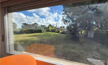 VENTA CASA MODERNA 3 AMB CON GRAN LOTE BARRIO SANTA CELINA