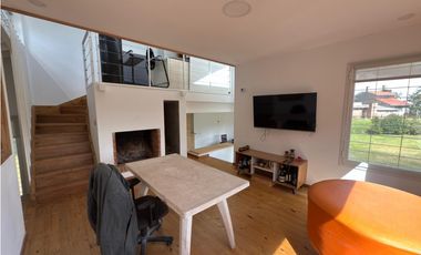 VENTA CASA MODERNA 3 AMB CON GRAN LOTE BARRIO SANTA CELINA