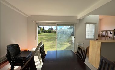 VENTA CASA MODERNA 3 AMB CON GRAN LOTE BARRIO SANTA CELINA