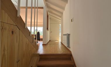 VENTA CASA MODERNA 3 AMB CON GRAN LOTE BARRIO SANTA CELINA