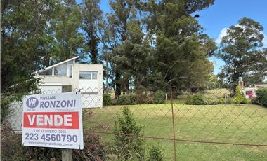 VENTA CASA MODERNA 3 AMB CON GRAN LOTE BARRIO SANTA CELINA