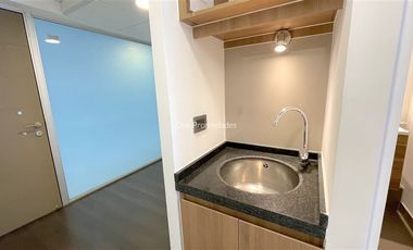 Oficina en Arriendo en Clinica Las Condes | Oficina arriendo 2P 1B 1E recepción terraza | Las Condes | One Propiedades