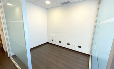 Oficina en Arriendo en Clinica Las Condes | Oficina arriendo 2P 1B 1E recepción terraza | Las Condes | One Propiedades