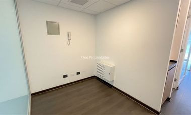 Oficina en Arriendo en Clinica Las Condes | Oficina arriendo 2P 1B 1E recepción terraza | Las Condes | One Propiedades