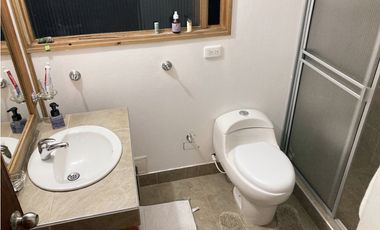 Vendo Hermosa Casa con buen lote en el hato k7 vía la Calera