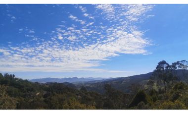 Vendo Hermosa Casa con buen lote en el hato k7 vía la Calera