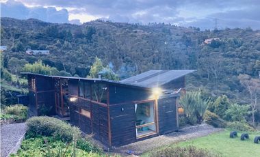 Vendo Hermosa Casa con buen lote en el hato k7 vía la Calera