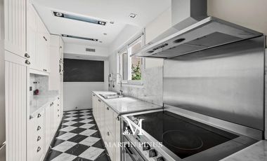 Recoleta ,4 ambientes   dependencia ,2 cocheras ,Seg 24 h. Terrazas, Parrilla.