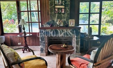 Oportunidad! Se Vende Casa en el Valle de Antón con Manantial Privado