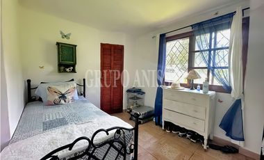 Oportunidad! Se Vende Casa en el Valle de Antón con Manantial Privado