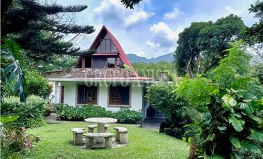 Oportunidad! Se Vende Casa en el Valle de Antón con Manantial Privado