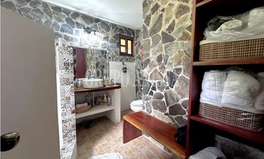 Oportunidad! Se Vende Casa en el Valle de Antón con Manantial Privado