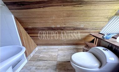 Oportunidad! Se Vende Casa en el Valle de Antón con Manantial Privado