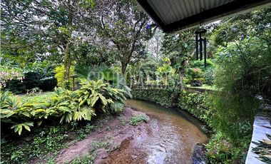 Oportunidad! Se Vende Casa en el Valle de Antón con Manantial Privado