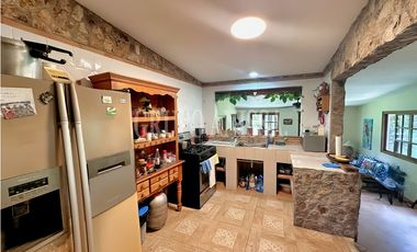 Oportunidad! Se Vende Casa en el Valle de Antón con Manantial Privado