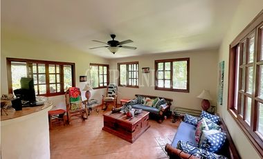 Oportunidad! Se Vende Casa en el Valle de Antón con Manantial Privado