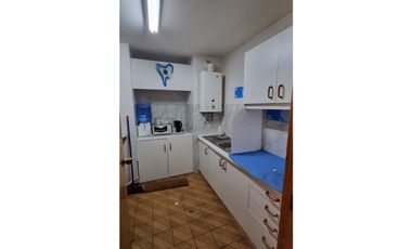 SE VENDE CONSULTA  OFICINA UBICADA EN CALLE BLANCO, VALPO