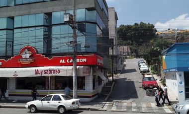 Locales en renta para uso de oficina en tercer piso