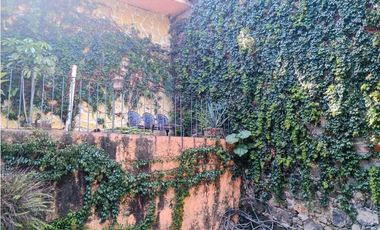 VENTA DE CASA SOLA CON ALBERCA EN CLUB DE GOLF CUERNAVACA