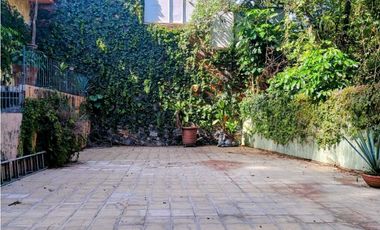 VENTA DE CASA SOLA CON ALBERCA EN CLUB DE GOLF CUERNAVACA