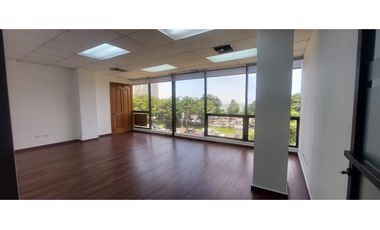 ALQUILERES DE OFICINAS - EN GALERIAS BALBOA - AV BALBOA