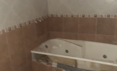 Departamento Tipo Casa en venta en Moron Centro