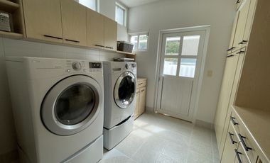 Residencia  de lujo en exclusivo fraccionamiento en Valle Escondido