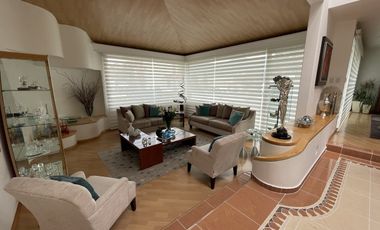 Residencia  de lujo en exclusivo fraccionamiento en Valle Escondido