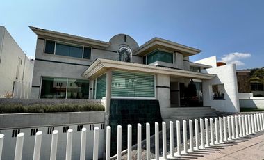 Residencia  de lujo en exclusivo fraccionamiento en Valle Escondido