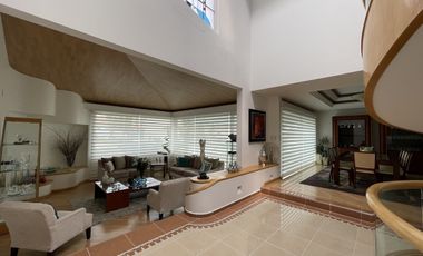 Residencia  de lujo en exclusivo fraccionamiento en Valle Escondido
