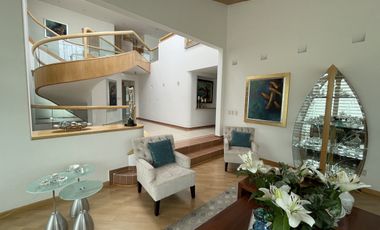 Residencia  de lujo en exclusivo fraccionamiento en Valle Escondido