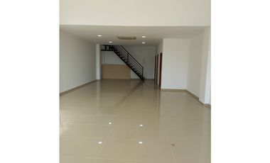 LINDO Y AMPLIO LOCAL EN EL BARRIO PORVENIR