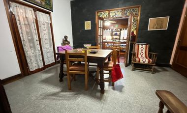 Se Vende, PH tipo casa, independiente, con cochera, multi familiar. (Ciudadela)