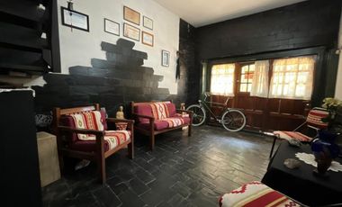 Se Vende, PH tipo casa, independiente, con cochera, multi familiar. (Ciudadela)