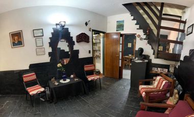 Se Vende, PH tipo casa, independiente, con cochera, multi familiar. (Ciudadela)