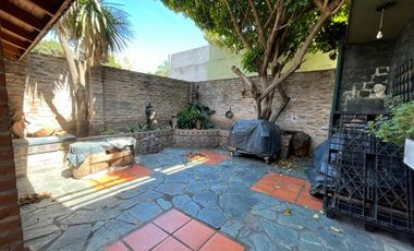 Se Vende, PH tipo casa, independiente, con cochera, multi familiar. (Ciudadela)