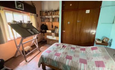 Se Vende, PH tipo casa, independiente, con cochera, multi familiar. (Ciudadela)