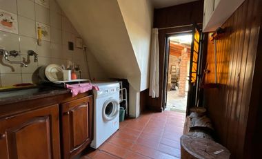 Se Vende, PH tipo casa, independiente, con cochera, multi familiar. (Ciudadela)