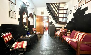 Se Vende, PH tipo casa, independiente, con cochera, multi familiar. (Ciudadela)