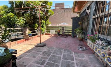 Se Vende, PH tipo casa, independiente, con cochera, multi familiar. (Ciudadela)