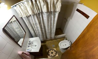 Se Vende, PH tipo casa, independiente, con cochera, multi familiar. (Ciudadela)