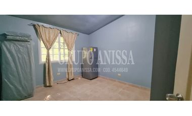 Se Vende Casa con hermoso Patio en Altos del Maria