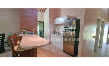 Se Vende Casa con hermoso Patio en Altos del Maria