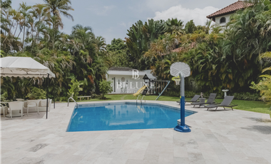VENDO CASA CON PISCINA PRIVADA EN ALTOS DEL GOLF  (9)