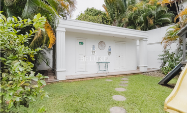 VENDO CASA CON PISCINA PRIVADA EN ALTOS DEL GOLF  (9)