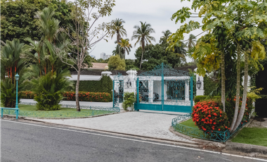 VENDO CASA CON PISCINA PRIVADA EN ALTOS DEL GOLF  (9)