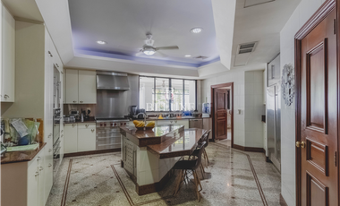 VENDO CASA CON PISCINA PRIVADA EN ALTOS DEL GOLF  (9)