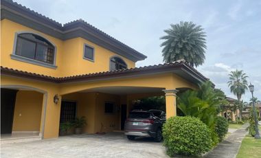 Venta de casa en Costa del Este (Antigua) GTA