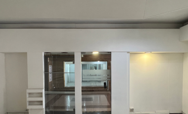 Local Comercial en Arriendo en Bombero Adolfo Ossa esquina con Paseo Ahumada, Santiago