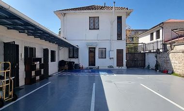 EXCELENTE PROPIEDAD COMERCIAL